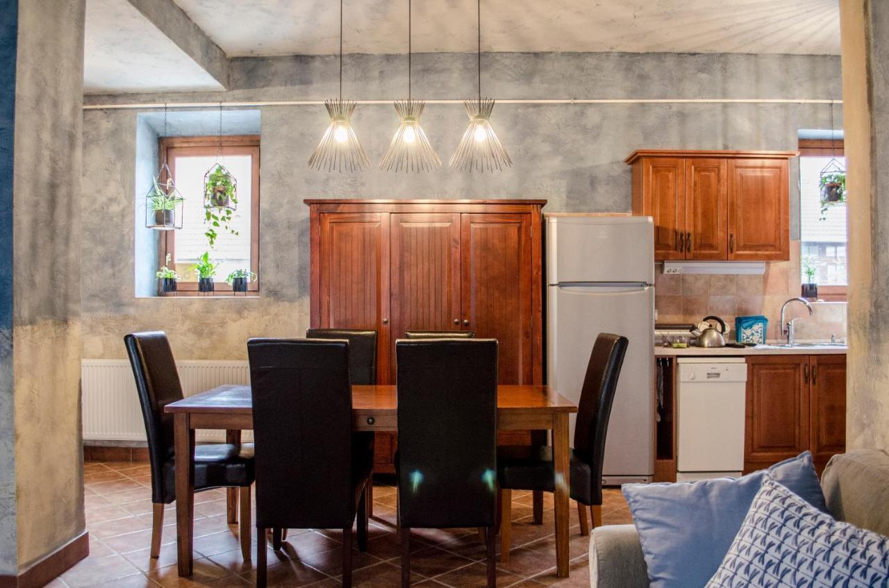 Kohaz Apartman Lägenhet Veszprém Exteriör bild