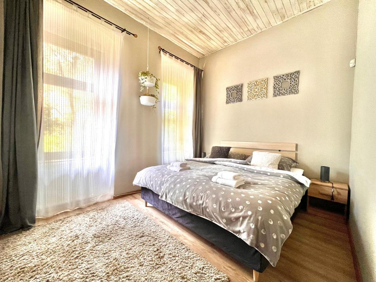Kohaz Apartman Lägenhet Veszprém Exteriör bild