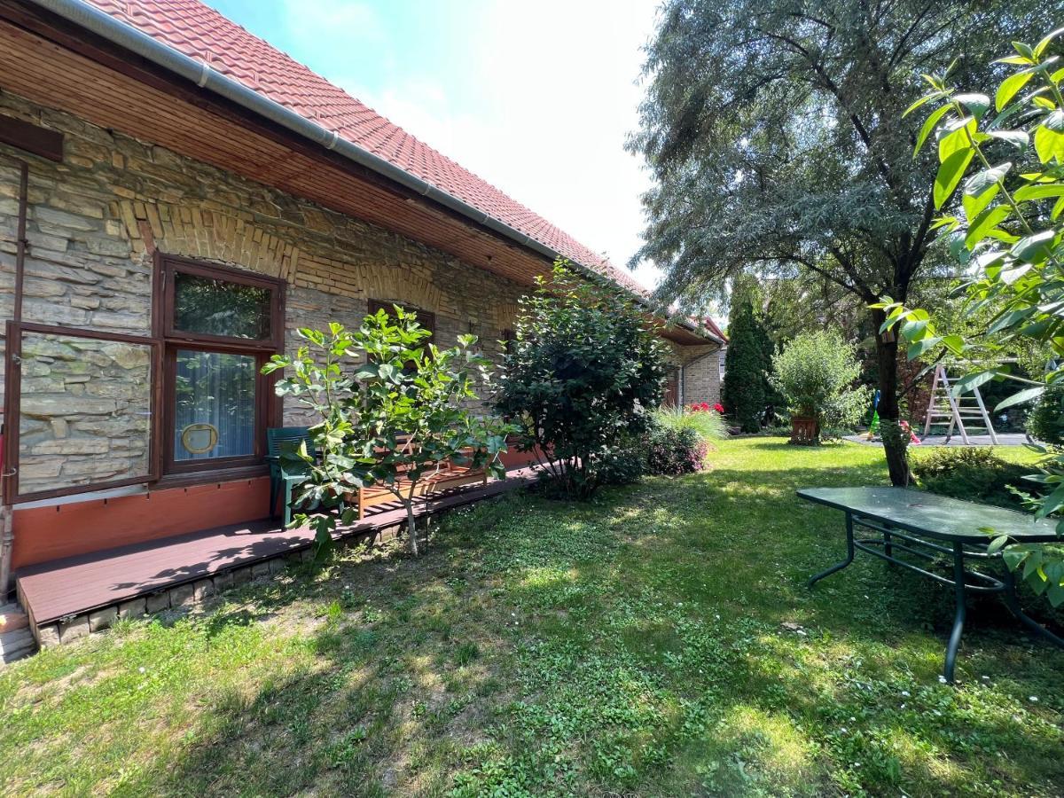 Kohaz Apartman Lägenhet Veszprém Exteriör bild